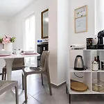 85 - Cozy - Wi-fi - Netflix 아파트 아로나